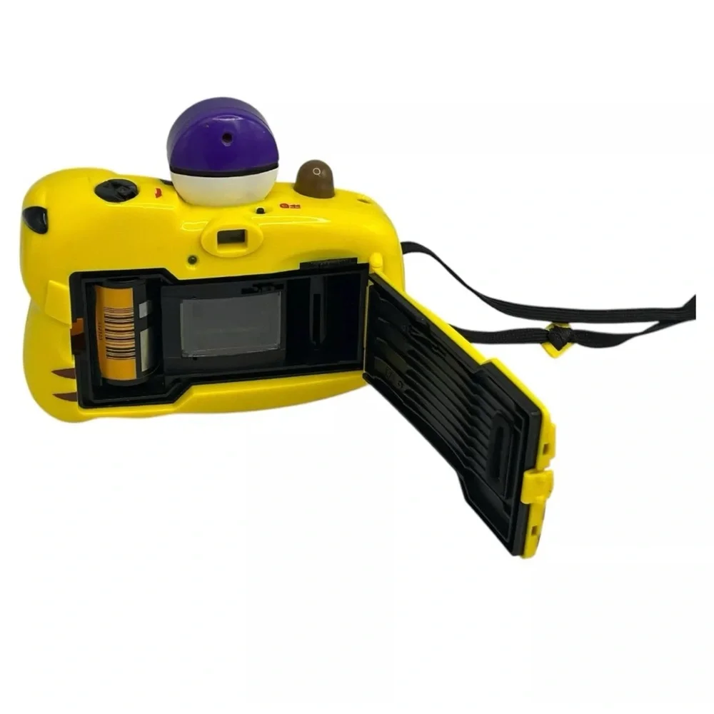 1999 Nintendo Pokémon Pikachu 35 mm Camera With Auto Flash